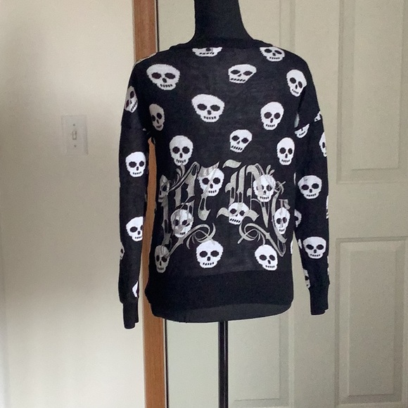 Skull sweater - Picture 2 of 2